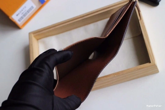 VICTORINE VUITTON LOUIS WALLET 0718